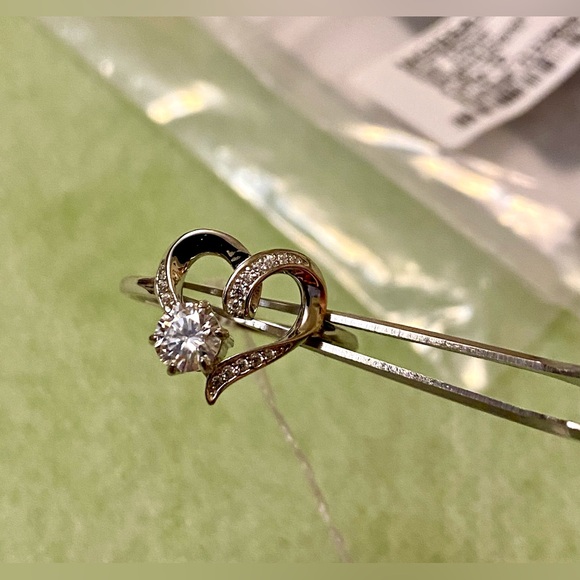 Sterling Silver Heart Ring with Clear Moissanites and certificate - Picture 5 of 9